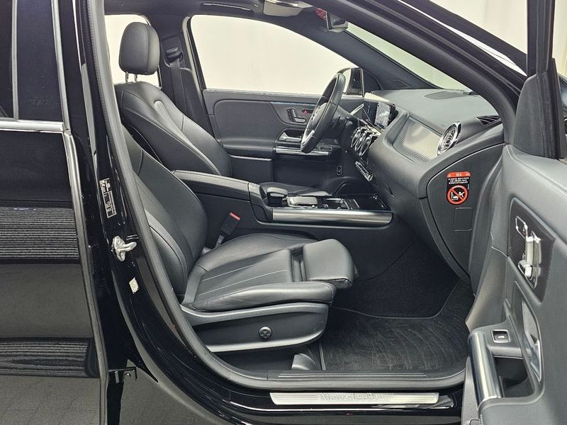 2021 Mercedes-Benz A-Class GLA220 photo 11