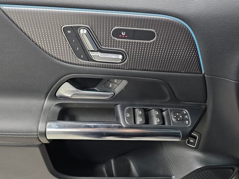 2021 Mercedes-Benz A-Class GLA220 photo 28