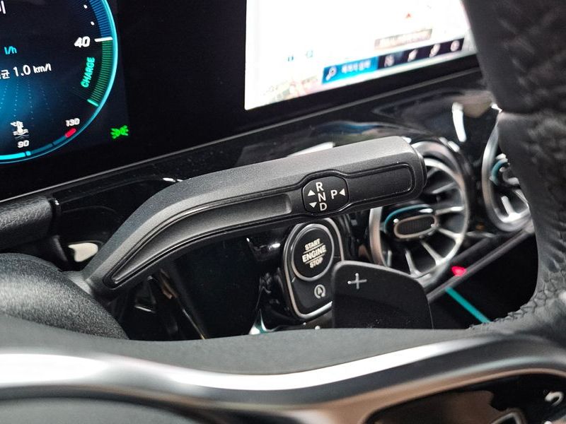 2021 Mercedes-Benz A-Class GLA220 photo 29