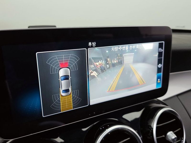 2020 Mercedes-Benz C-Class C200 photo 16