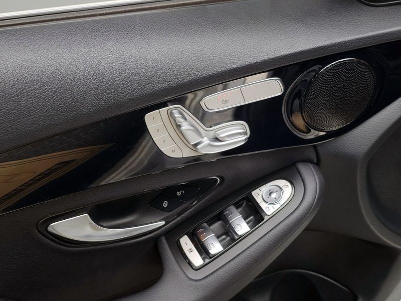 2020 Mercedes-Benz C-Class C200 photo 20
