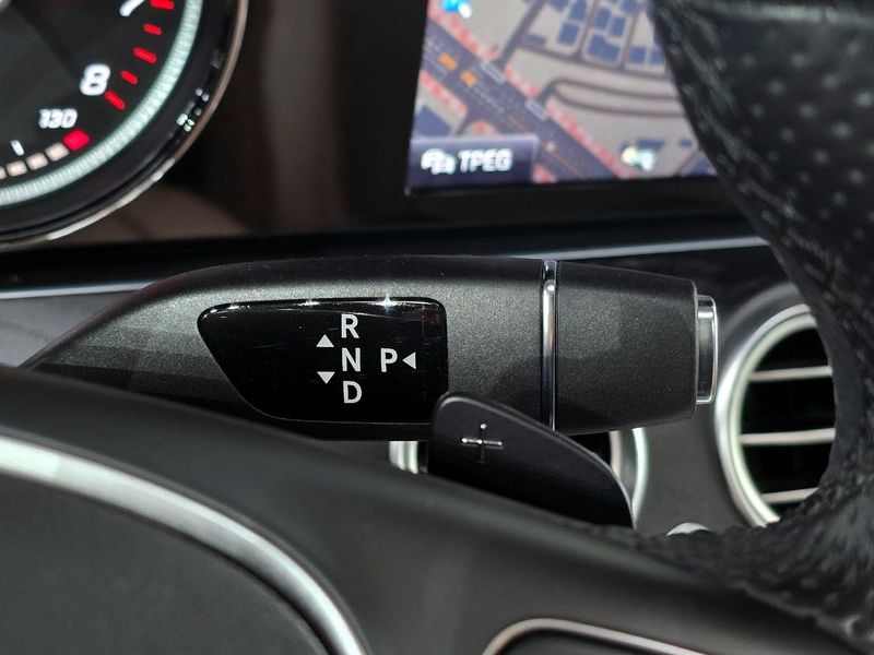2017 Mercedes-Benz E-Class E200 Avantgarde photo 9