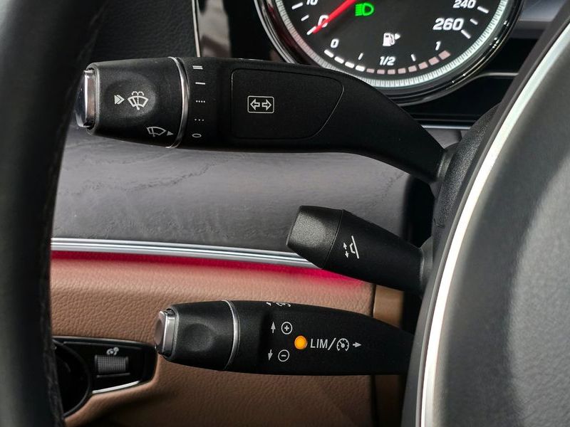 2017 Mercedes-Benz E-Class E200 Avantgarde photo 14