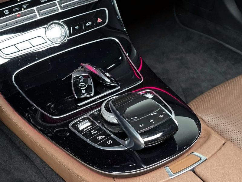 2017 Mercedes-Benz E-Class E200 Avantgarde photo 19