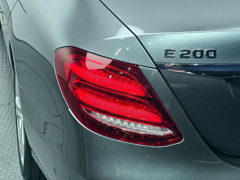 2017 Mercedes-Benz E-Class E200 Avantgarde photo 23