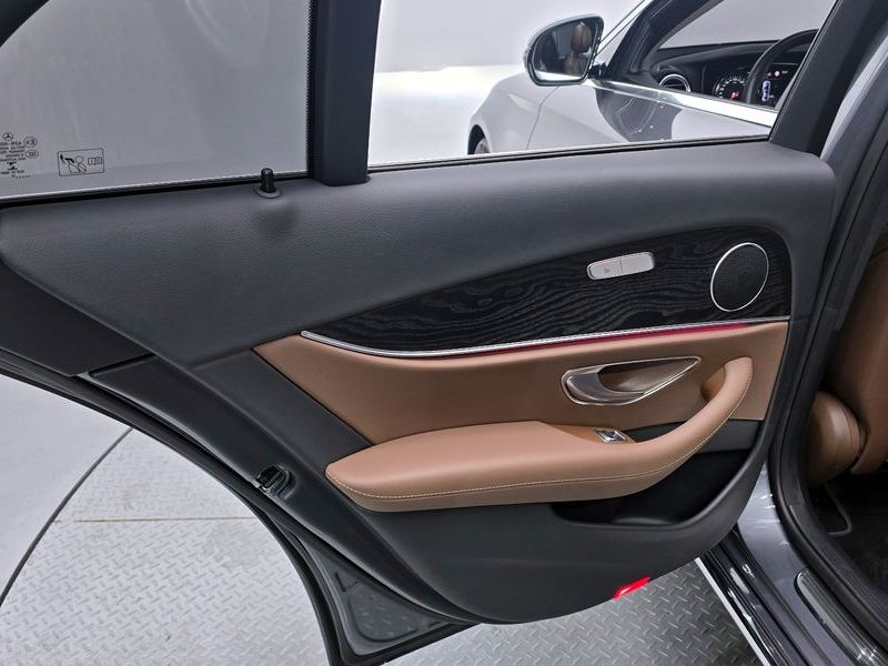 2017 Mercedes-Benz E-Class E200 Avantgarde photo 25