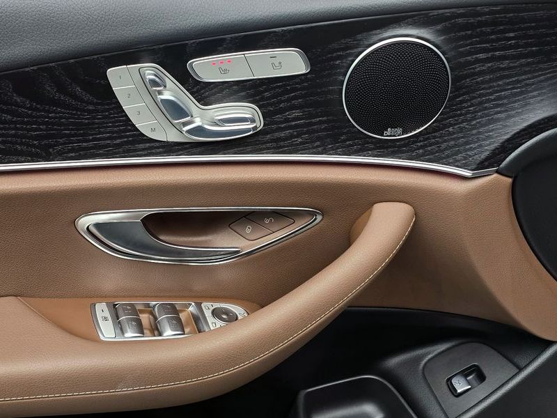 2017 Mercedes-Benz E-Class E200 Avantgarde photo 27