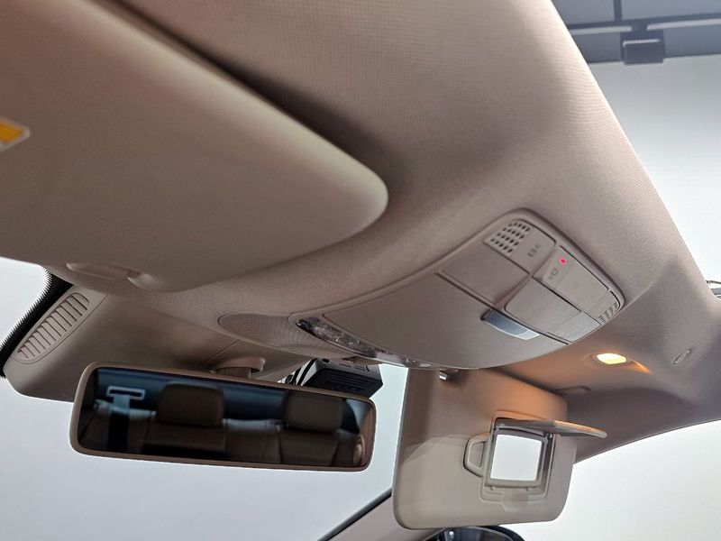 2017 Mercedes-Benz E-Class E200 Avantgarde photo 29