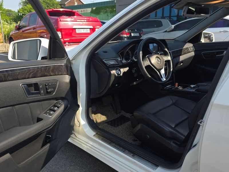 2013 Mercedes-Benz E-Class E220 CDI Avantgarde photo 10