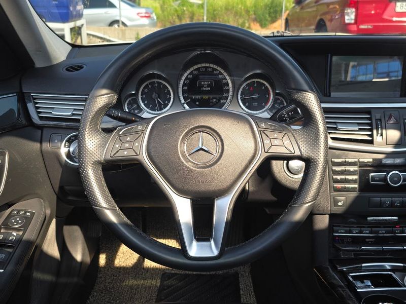 2013 Mercedes-Benz E-Class E220 CDI Avantgarde photo 13