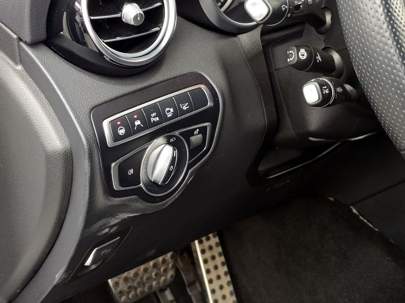2019 Mercedes-Benz C-Class GLC350e 4MATIC Premium photo 17