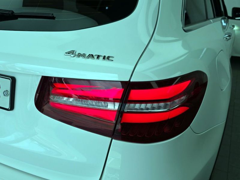 2019 Mercedes-Benz C-Class GLC350e 4MATIC Premium photo 23