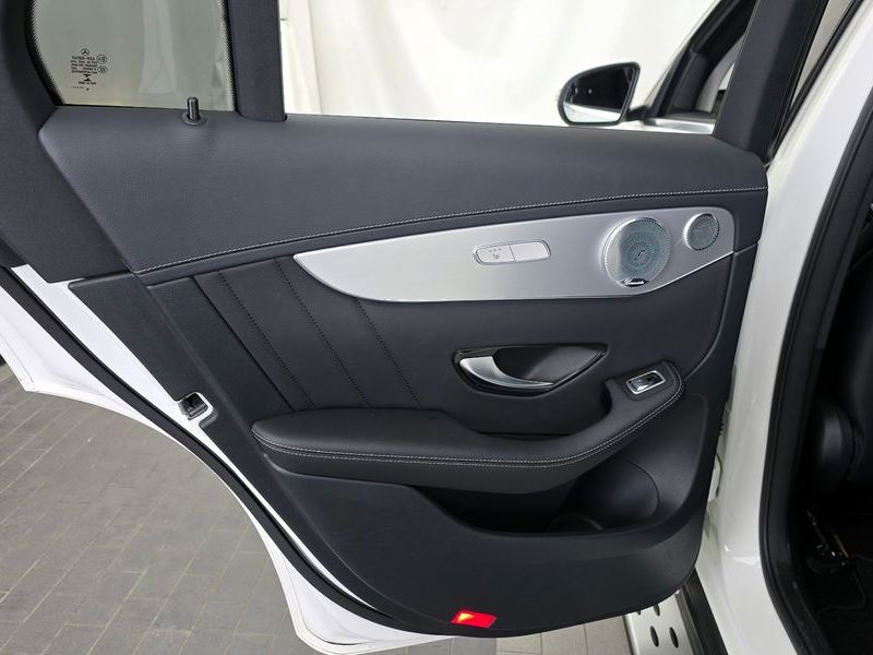 2019 Mercedes-Benz C-Class GLC350e 4MATIC Premium photo 25