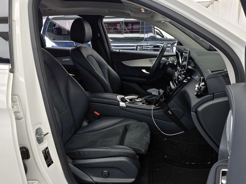 2019 Mercedes-Benz C-Class GLC350e 4MATIC Premium photo 26