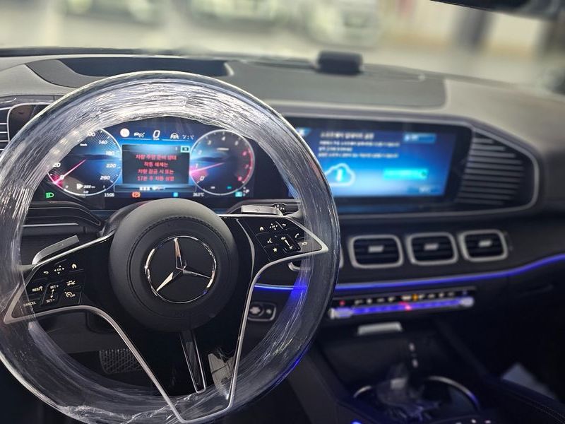 2026 Mercedes-Benz E-Class GLE450 4MATIC AMG Line photo 13