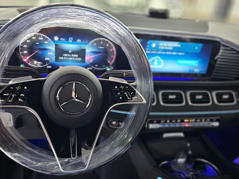 2026 Mercedes-Benz E-Class GLE450 4MATIC AMG Line photo 17
