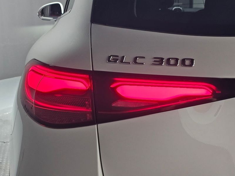 2026 Mercedes-Benz C-Class GLC300 4MATIC AMG Line photo 23