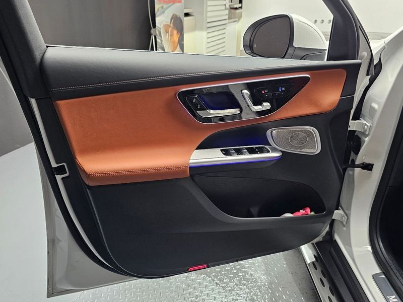 2026 Mercedes-Benz C-Class GLC300 4MATIC AMG Line photo 24