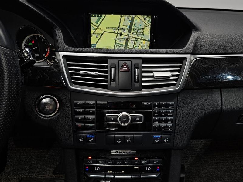 2012 Mercedes-Benz E-Class E350 4MATIC Avantgarde photo 13