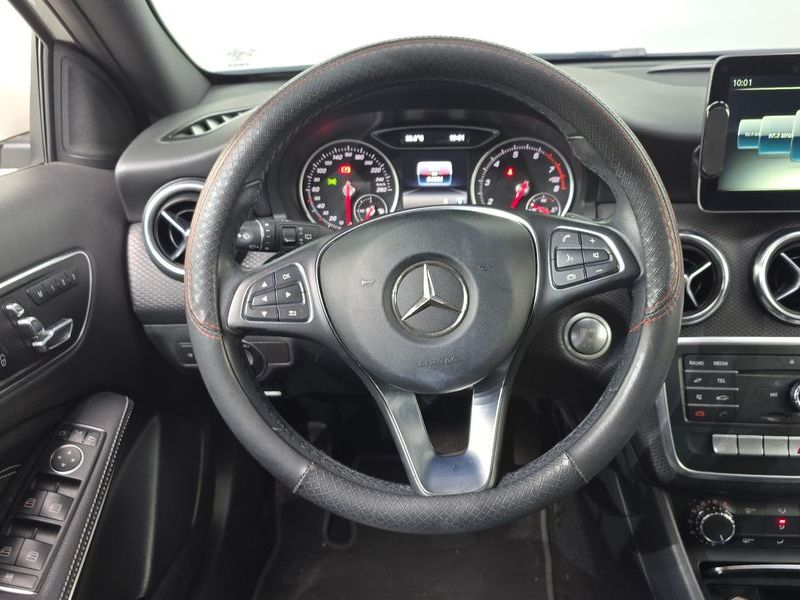 2018 Mercedes-Benz A-Class A200 photo 12
