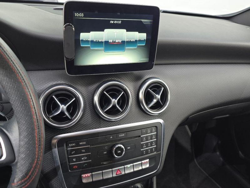 2018 Mercedes-Benz A-Class A200 photo 17