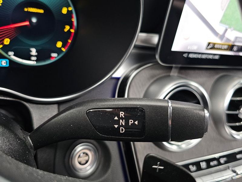 2022 Mercedes-Benz C-Class GLC300 4MATIC photo 9