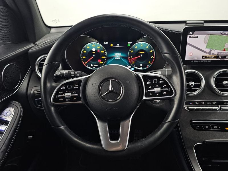 2022 Mercedes-Benz C-Class GLC300 4MATIC photo 13