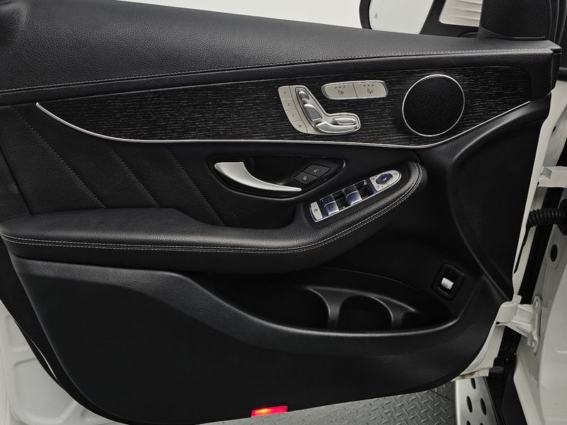 2022 Mercedes-Benz C-Class GLC300 4MATIC photo 24