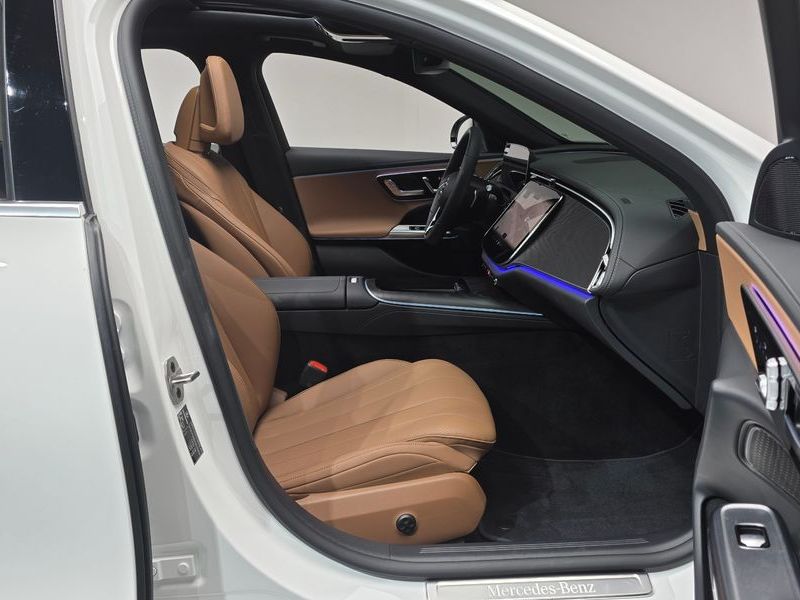 2026 Mercedes-Benz E-Class E200 Avantgarde photo 11