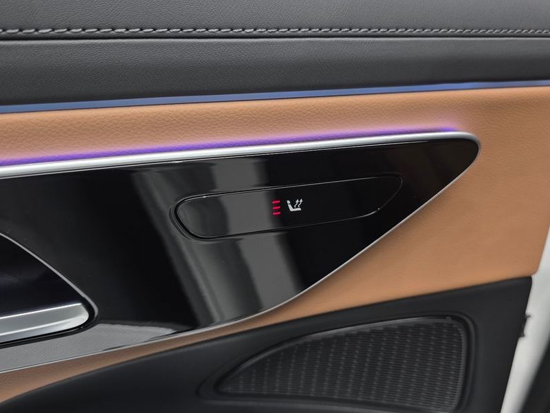 2026 Mercedes-Benz E-Class E200 Avantgarde photo 18