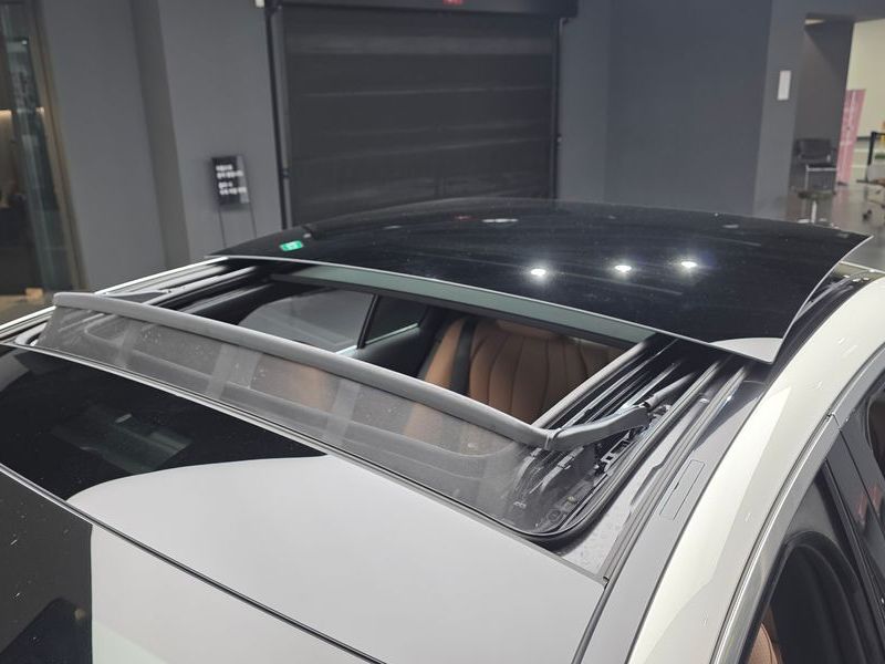 2026 Mercedes-Benz E-Class E200 Avantgarde photo 19