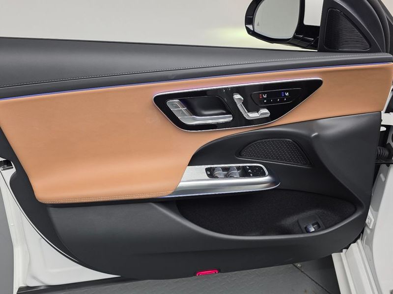 2026 Mercedes-Benz E-Class E200 Avantgarde photo 24