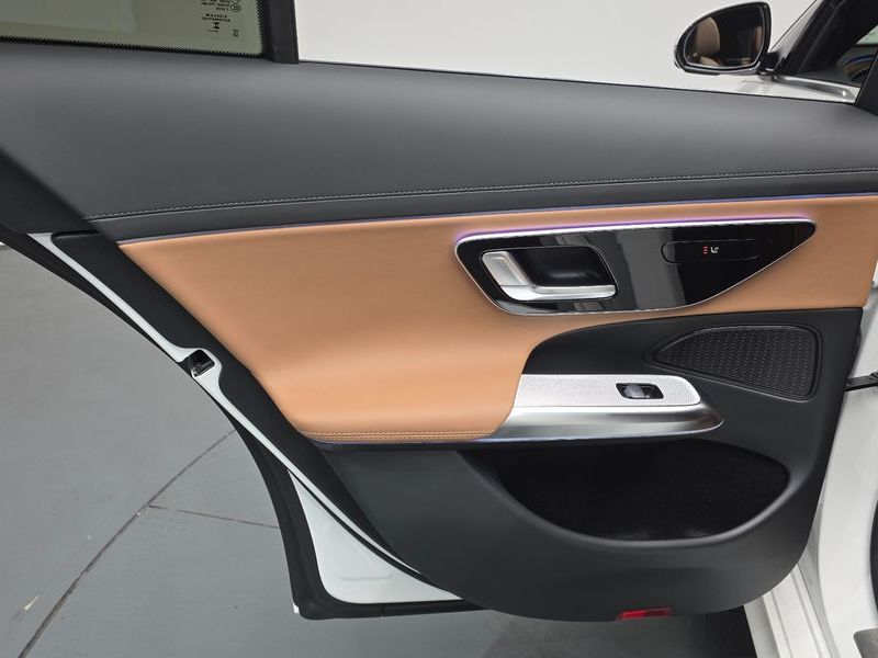 2026 Mercedes-Benz E-Class E200 Avantgarde photo 25