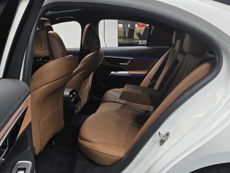 2026 Mercedes-Benz E-Class E200 Avantgarde photo 26