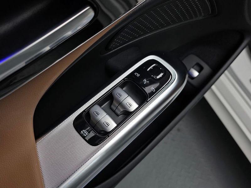 2026 Mercedes-Benz E-Class E200 Avantgarde photo 30