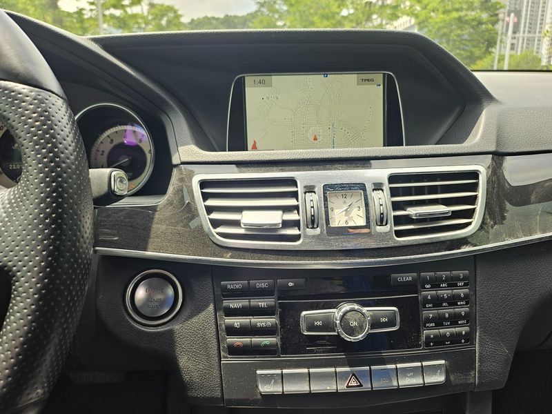 2014 Mercedes-Benz E-Class E300 4MATIC Avantgarde photo 16