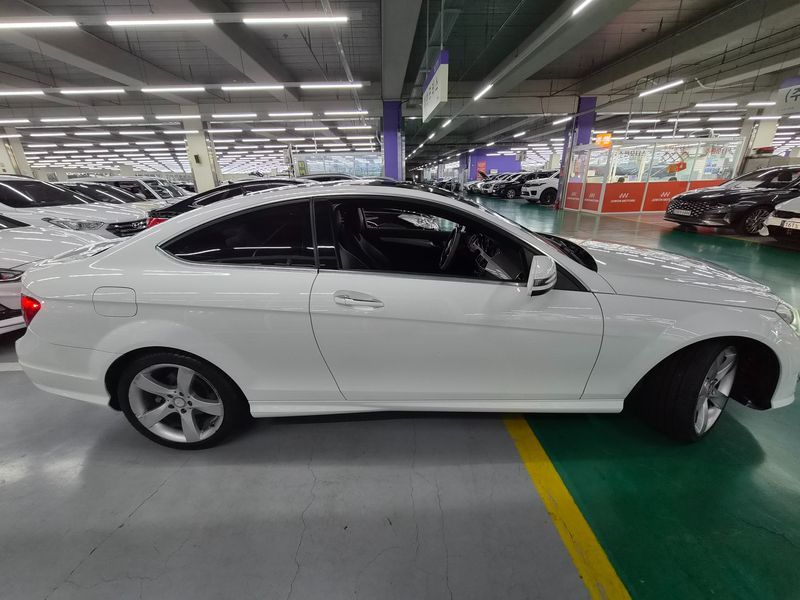 2013 Mercedes-Benz C-Class C220 CDI Coupe photo 9