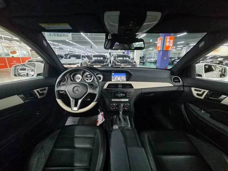 2013 Mercedes-Benz C-Class C220 CDI Coupe photo 12