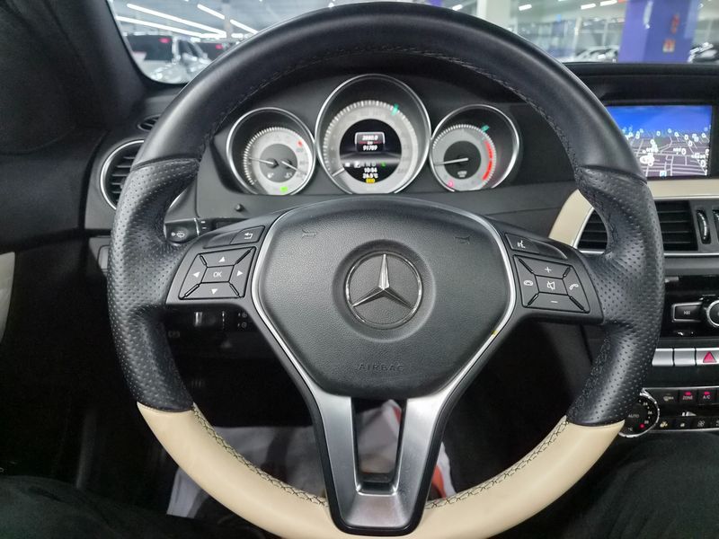 2013 Mercedes-Benz C-Class C220 CDI Coupe photo 16