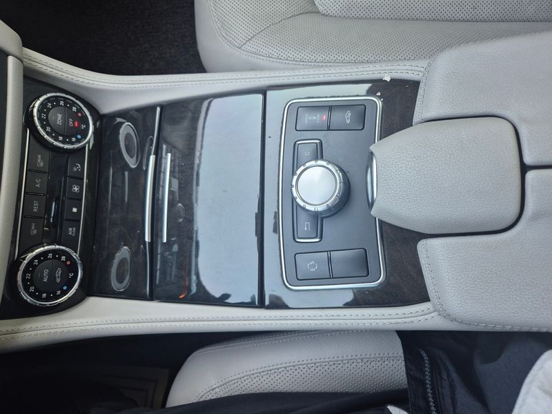 2012 Mercedes-Benz S-Class CLS350 BlueEFFICIENCY photo 9
