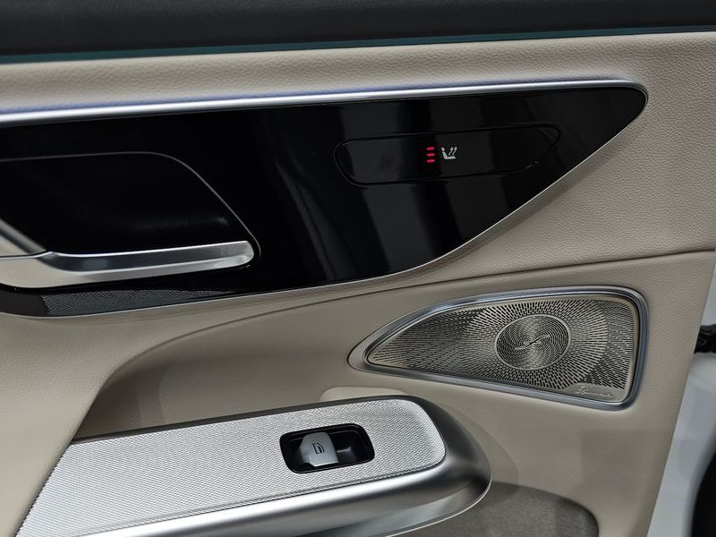 2026 Mercedes-Benz E-Class E300 4MATIC Exclusive photo 19