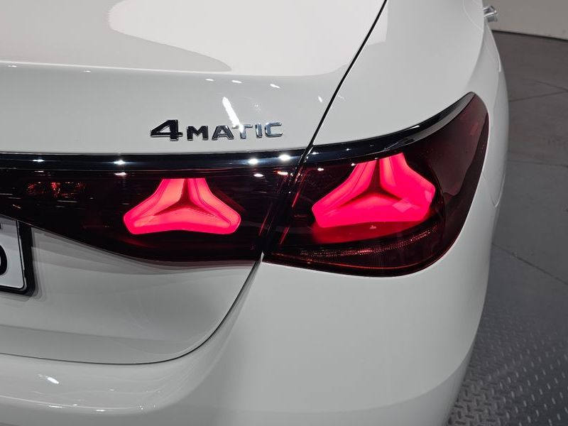 2026 Mercedes-Benz E-Class E300 4MATIC Exclusive photo 23
