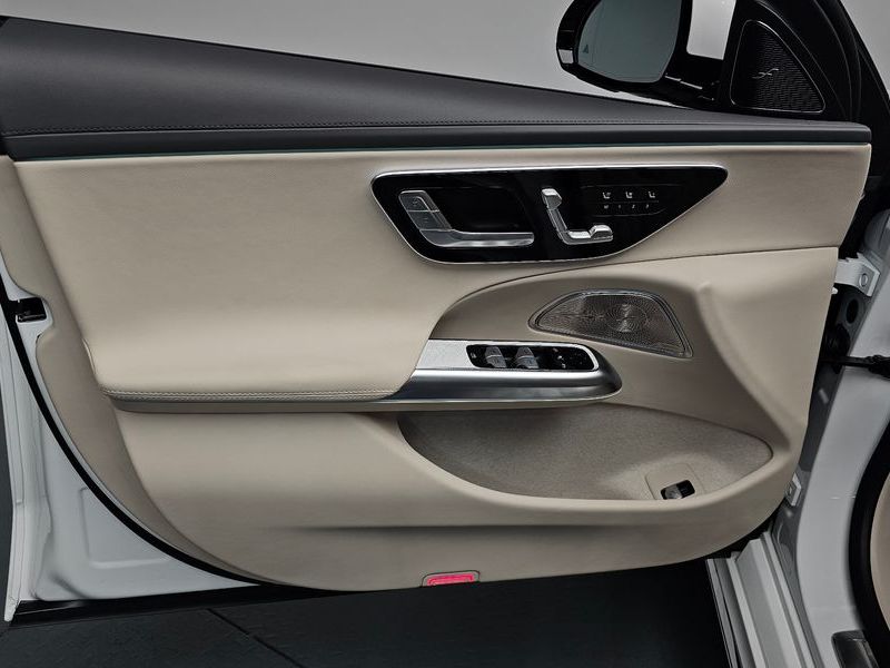 2026 Mercedes-Benz E-Class E300 4MATIC Exclusive photo 24