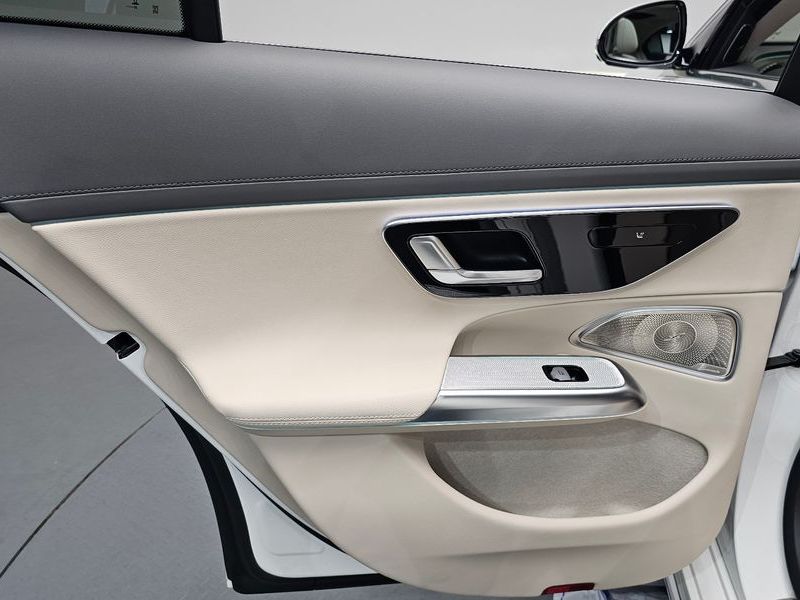 2026 Mercedes-Benz E-Class E300 4MATIC Exclusive photo 25