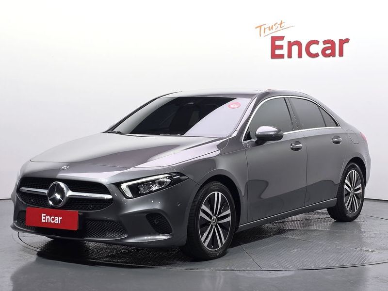 2022 Mercedes-Benz A-Class A220 Sedan photo 1