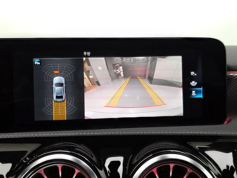 2022 Mercedes-Benz A-Class A220 Sedan photo 17