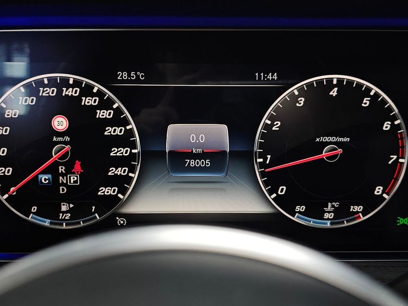 2019 Mercedes-Benz E-Class E300 4MATIC Avnatgarde photo 8