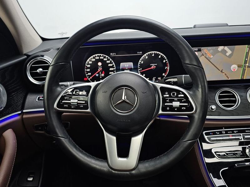 2019 Mercedes-Benz E-Class E300 4MATIC Avnatgarde photo 13