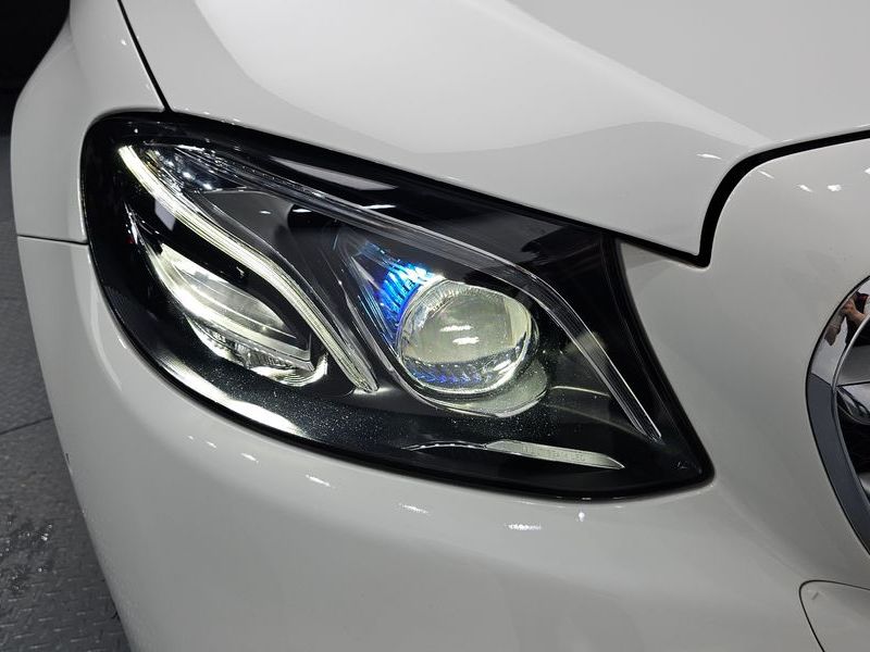 2019 Mercedes-Benz E-Class E300 4MATIC Avnatgarde photo 22