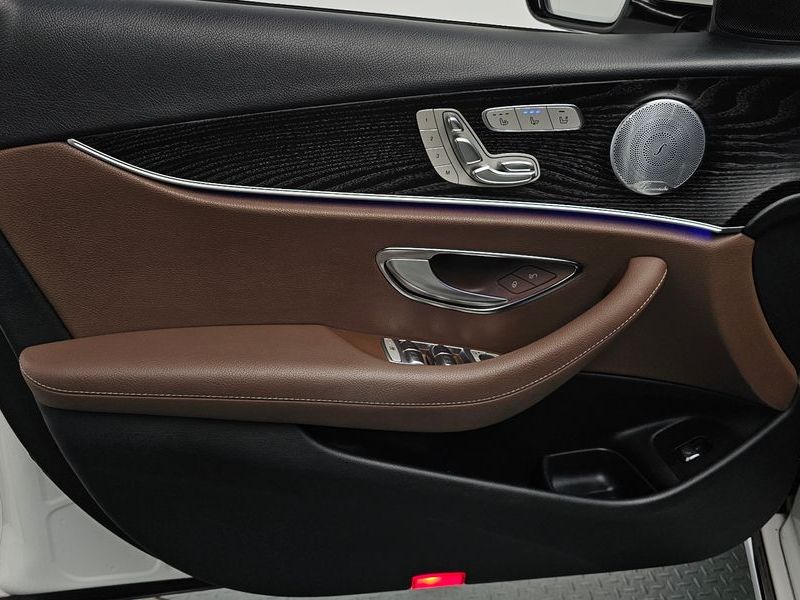2019 Mercedes-Benz E-Class E300 4MATIC Avnatgarde photo 24